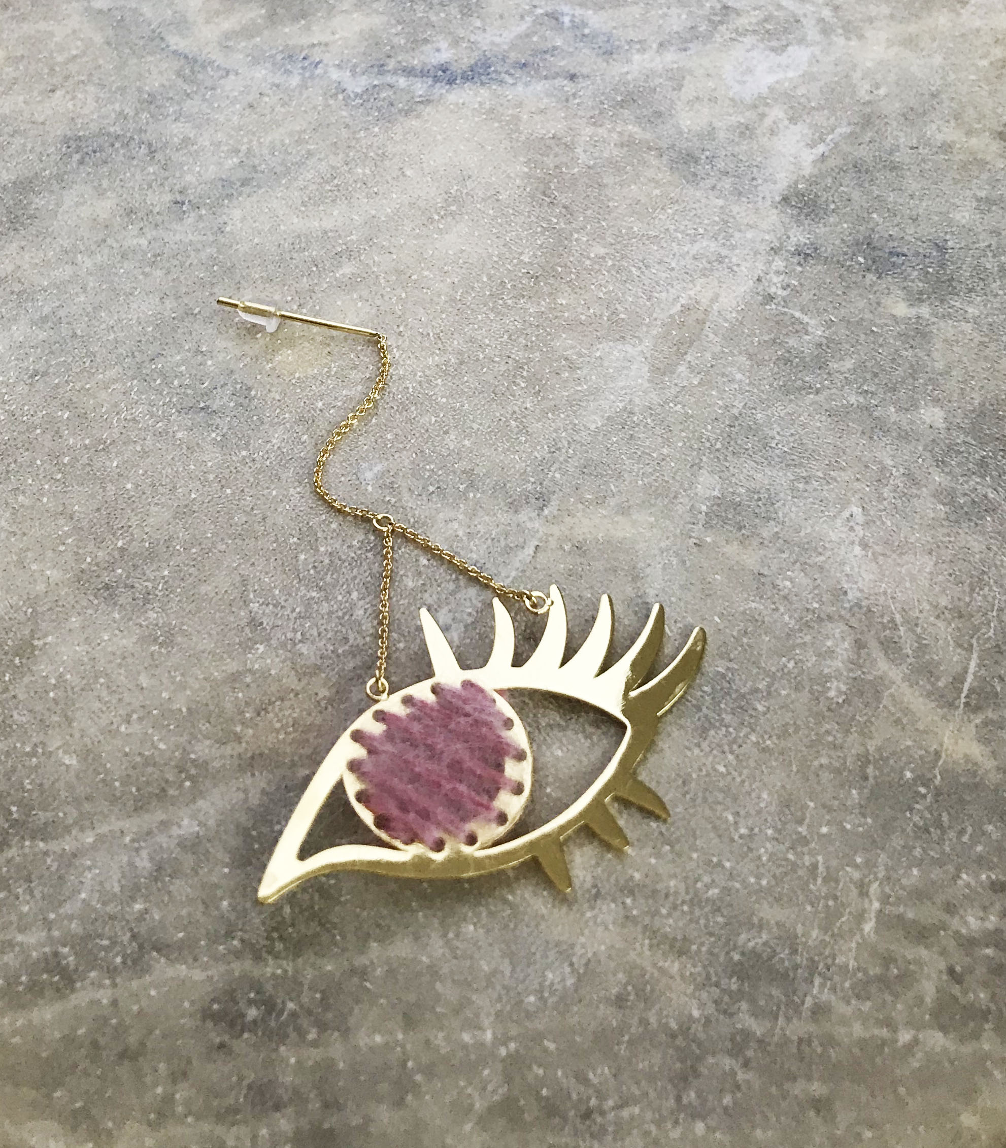 2020年 冬のファッションに合うピアス 特集