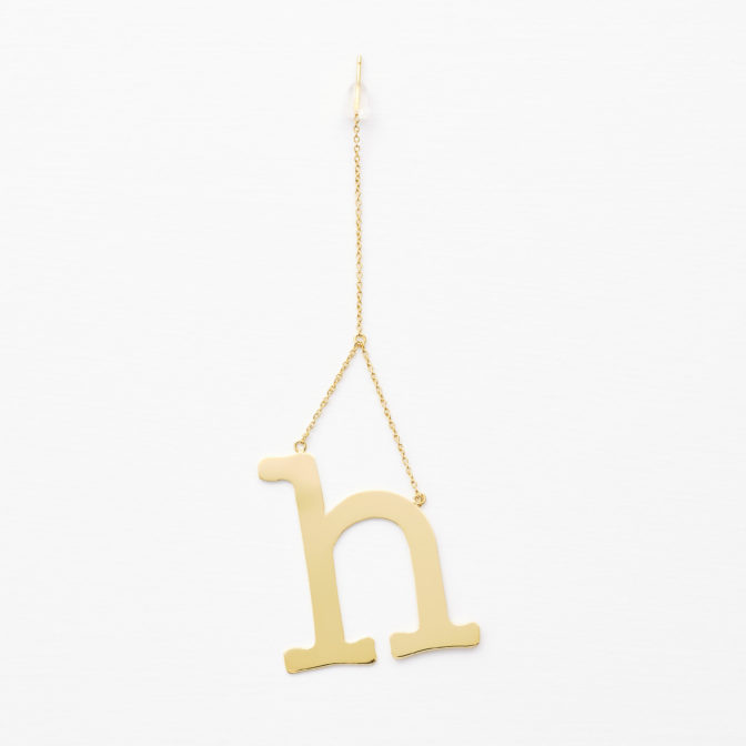 イニシャルピアス　h