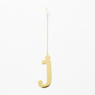 イニシャルピアス　j