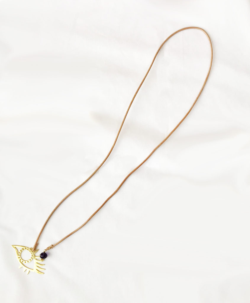 大ぶり　片耳　イニシャルピアス shinonoのeyeモチーフで作った革紐ネックレスの画像