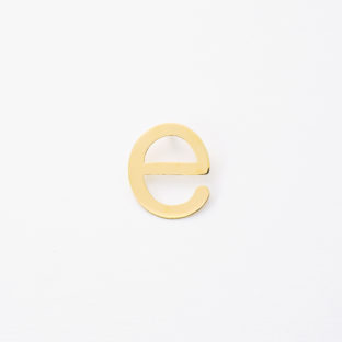 イニシャルピアス e（ポストタイプ）