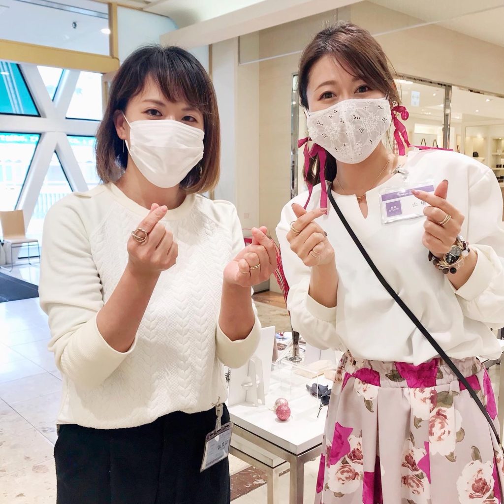 つくるつながるマルシェ　企画主催者山根まいちゃんとの２ショット画像