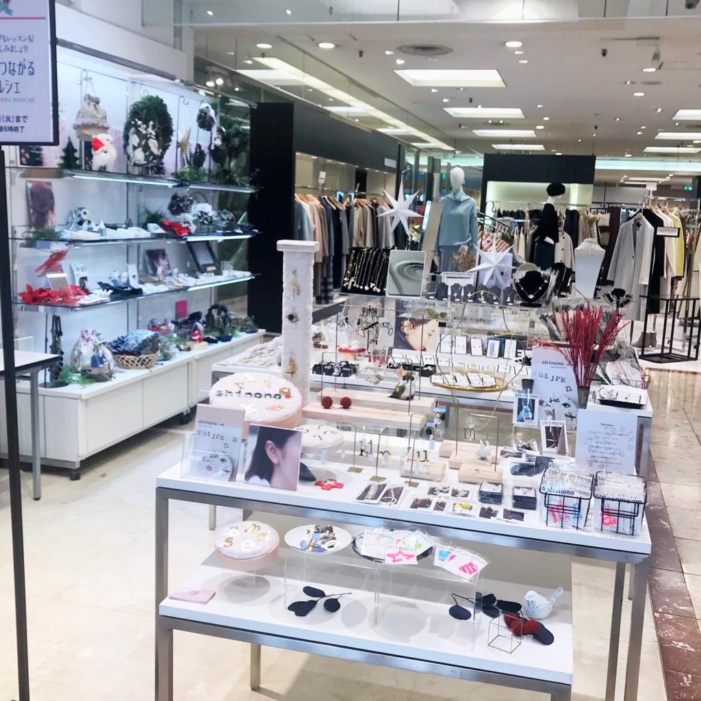千里阪急2階　shinono売り場写真